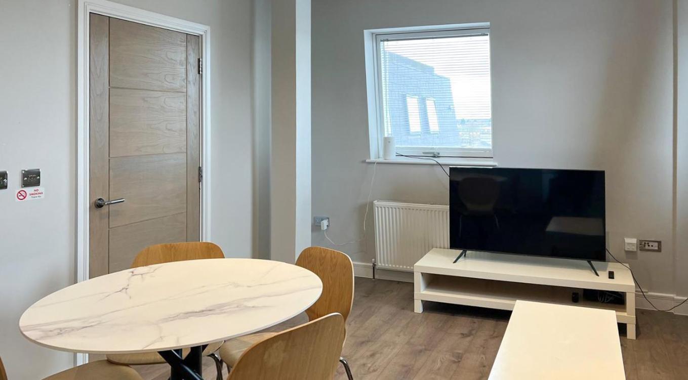 Geneva House Apartments By Elegance Living Питерборо Екстериор снимка